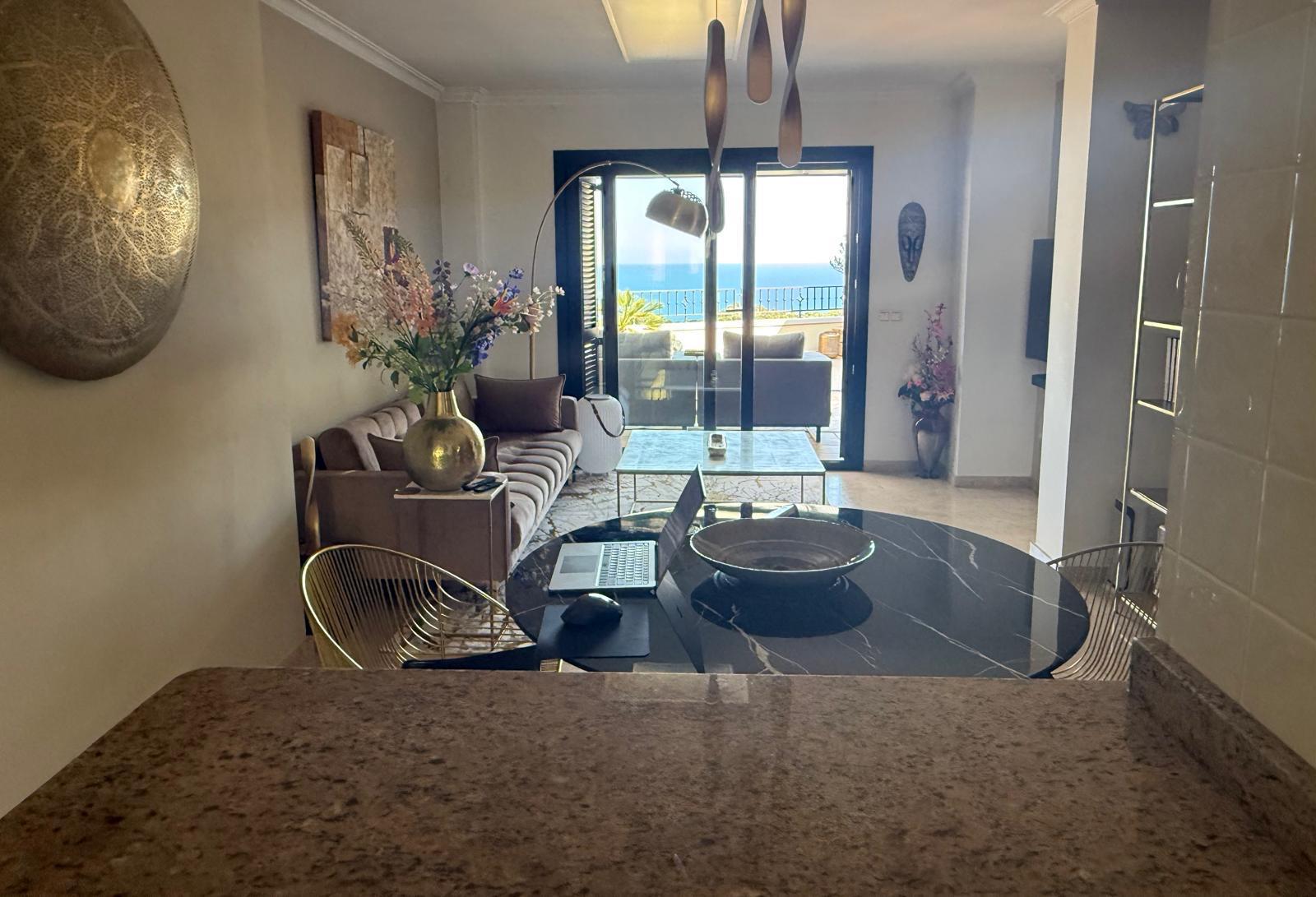 Fantastic modern apartment with sea view