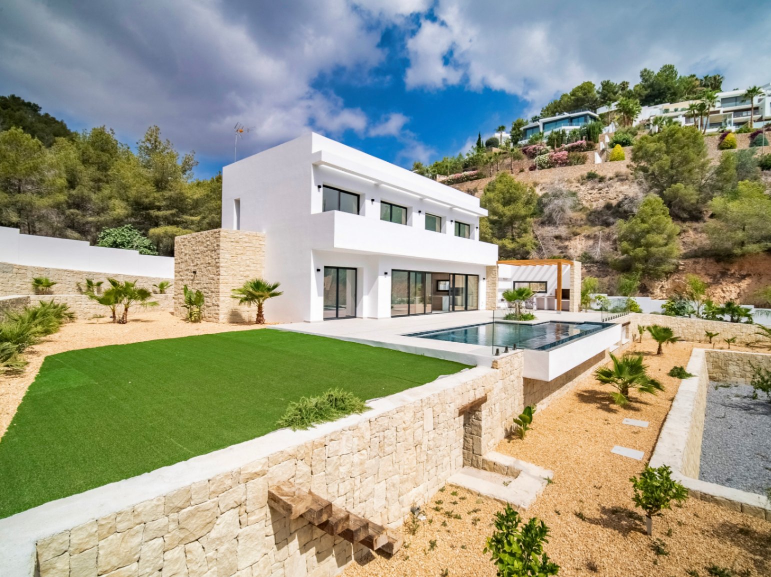 NEW LUXURY VILLA IN RACO DEL GALENO