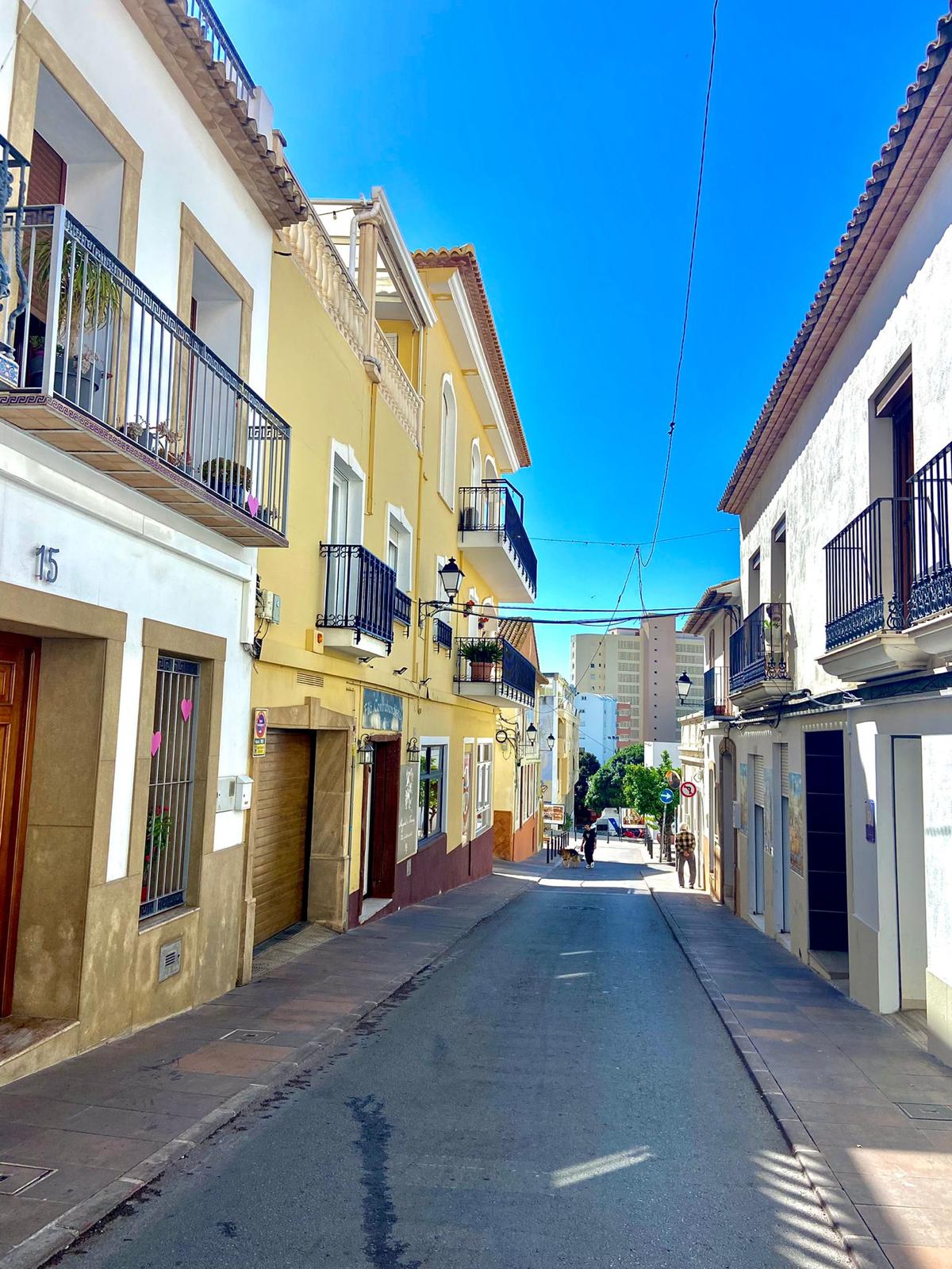 SPACIOUS APARTMENT IN THE OLD TOWN OF CALPE WITH SEA VIEWS