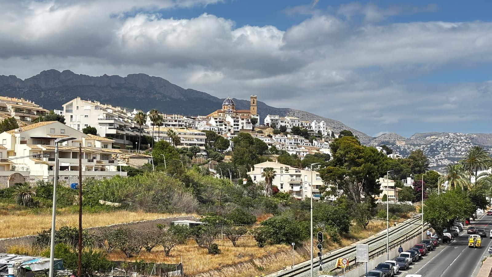 Spacious apartment in Altea, next to the promenade.
