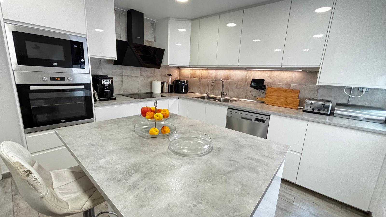 Spacious apartment in Altea, next to the promenade.