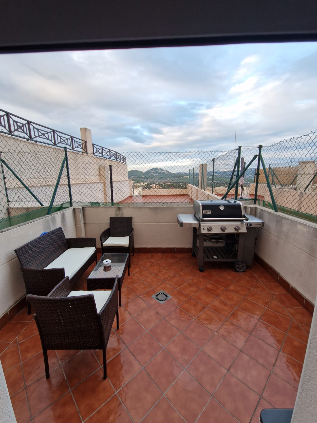SPACIOUS APARTMENT WITH SEA VIEWS IN CALPE