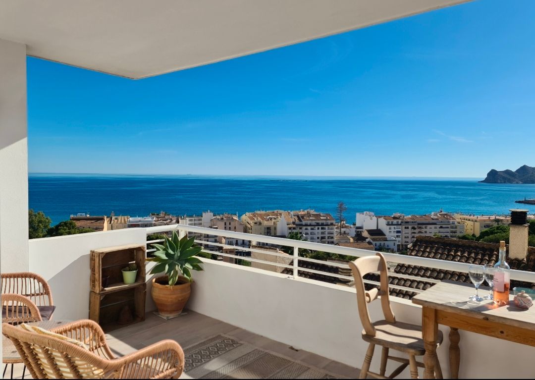 Nice renovated apartment in center of Altea with sea views