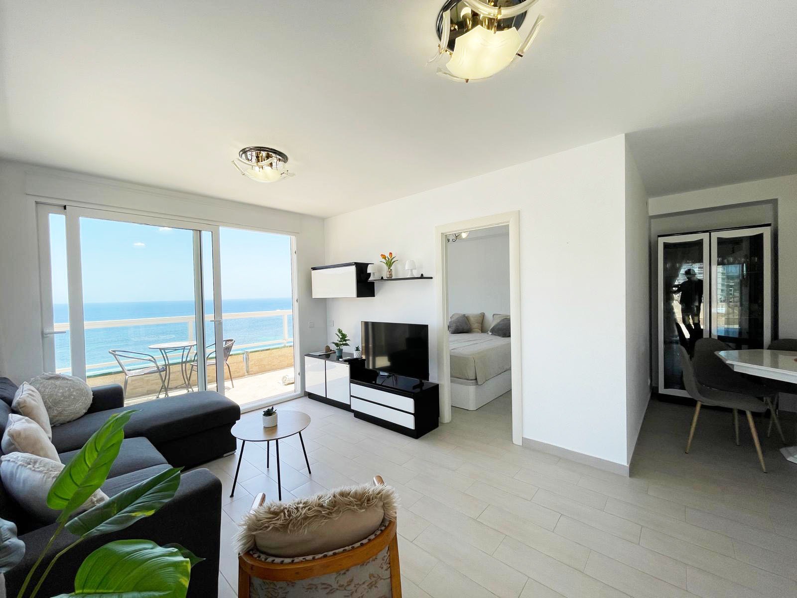 PENTHOUSE WITH IMPRESSIVE SEA AND ROCK VIEWS AND A LARGE TERRACE