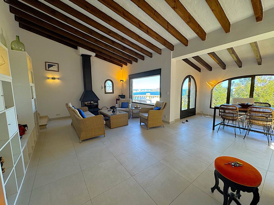 CHALET WITH MAGNIFICENT VIEWS OF THE SEA AND THE MOUNTAIN IN CALPE