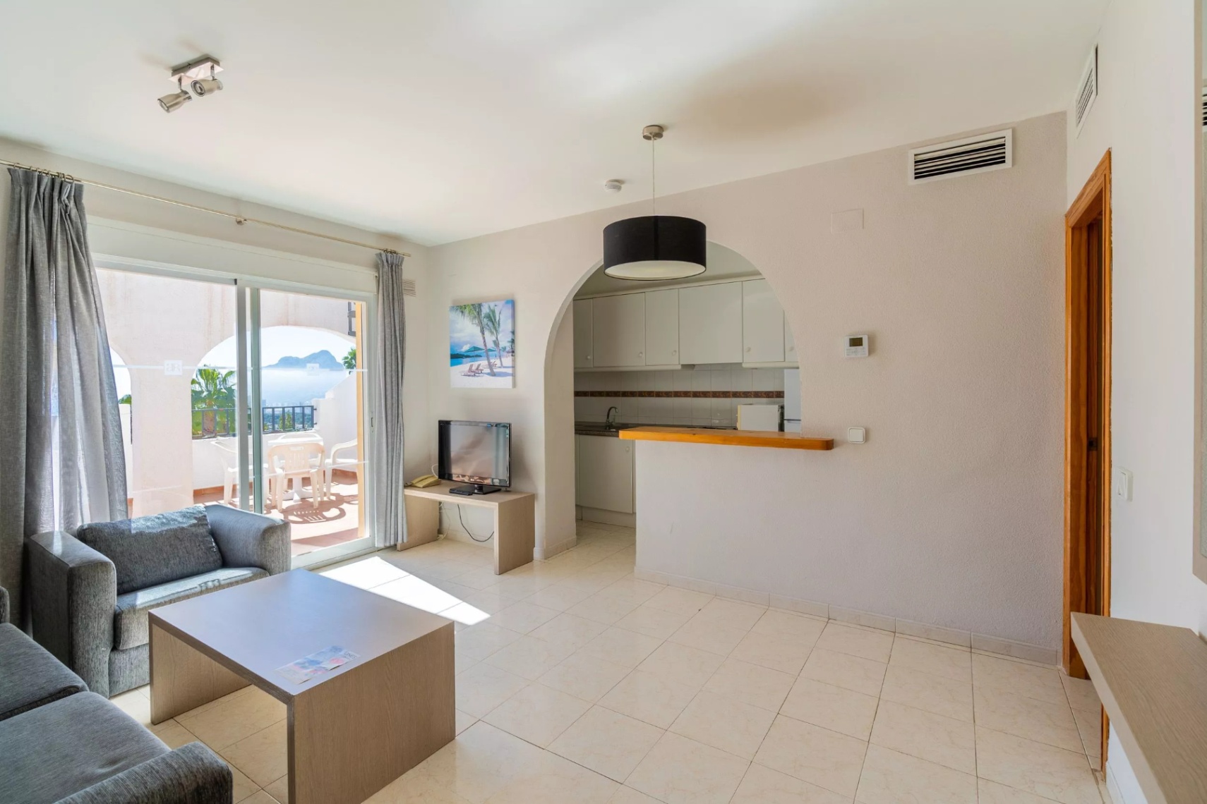 BUNGALOW WITH LARGE TERRACE AND IMPRESSIVE PANORAMIC VIEWS
