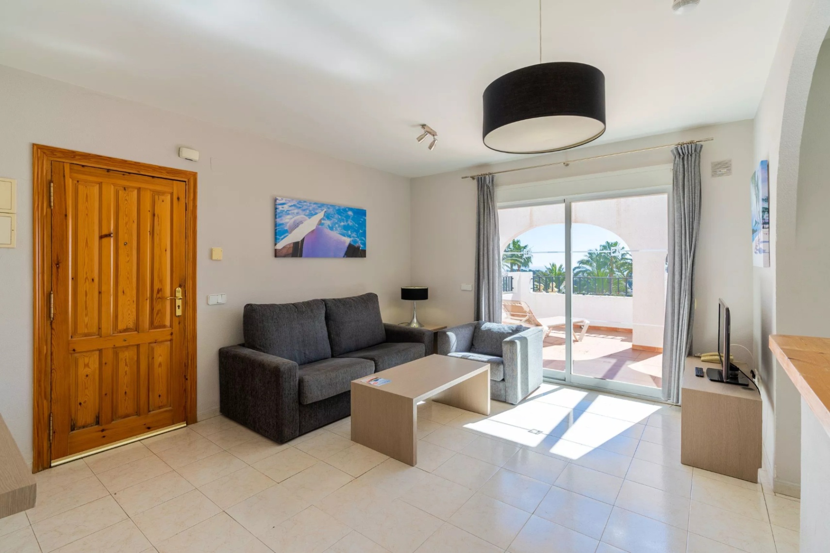BUNGALOW WITH LARGE TERRACE AND IMPRESSIVE PANORAMIC VIEWS