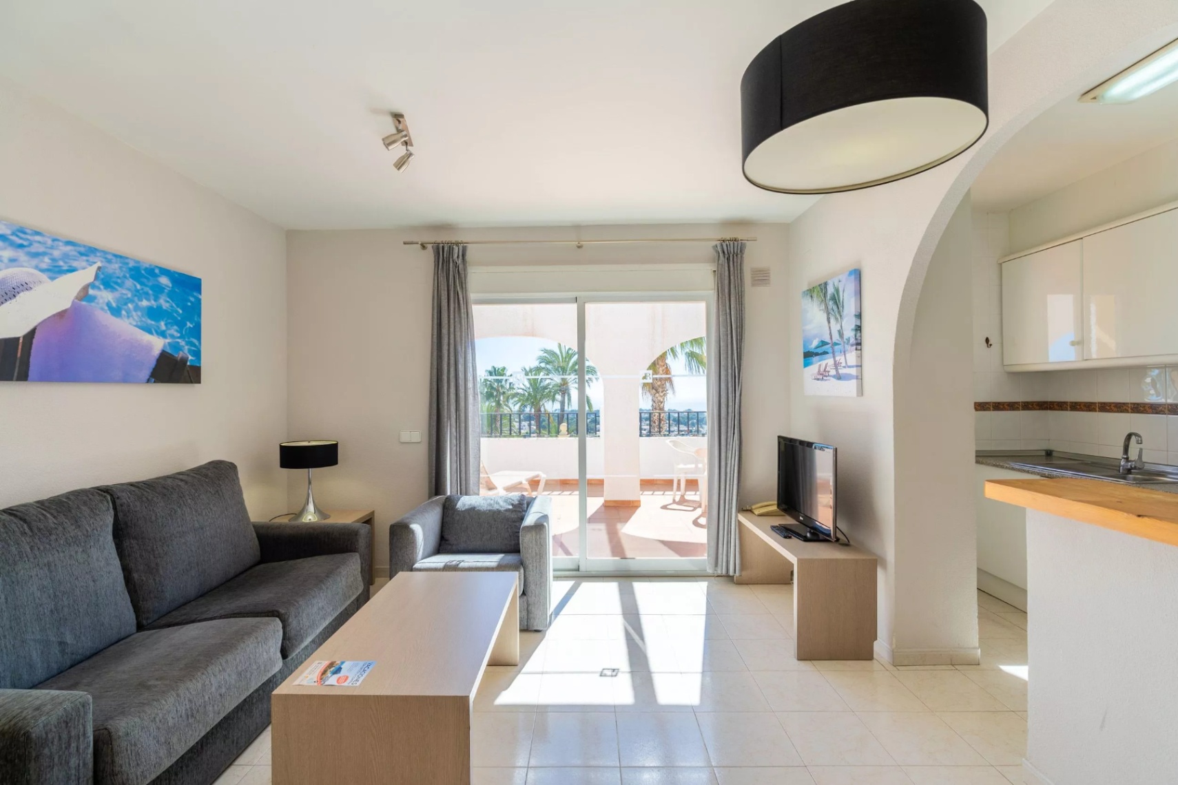 BUNGALOW WITH LARGE TERRACE AND IMPRESSIVE PANORAMIC VIEWS