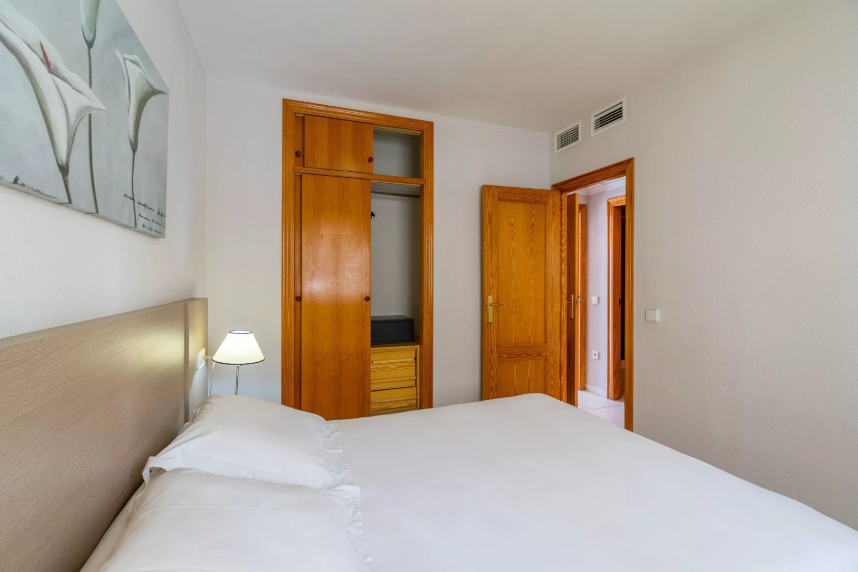 BUNGALOW WITH LARGE TERRACE AND IMPRESSIVE PANORAMIC VIEWS