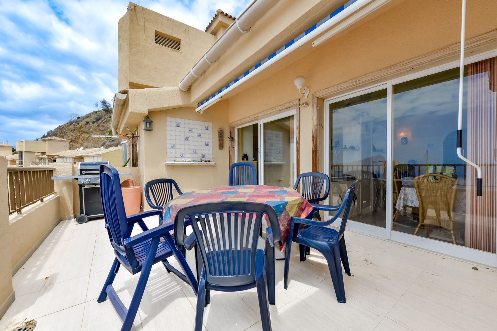 Beachfront penthouse with stunning views of Marina Greenwich Marina and Altea Bay