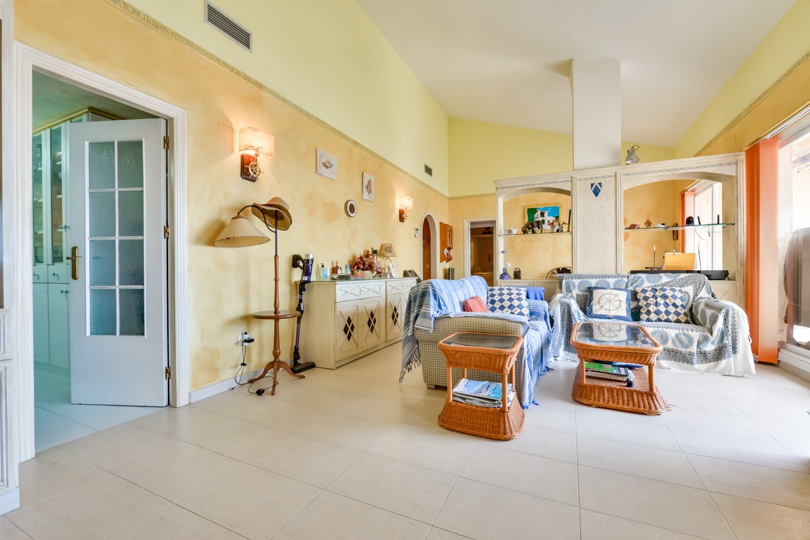 Beachfront penthouse with stunning views of Marina Greenwich Marina and Altea Bay
