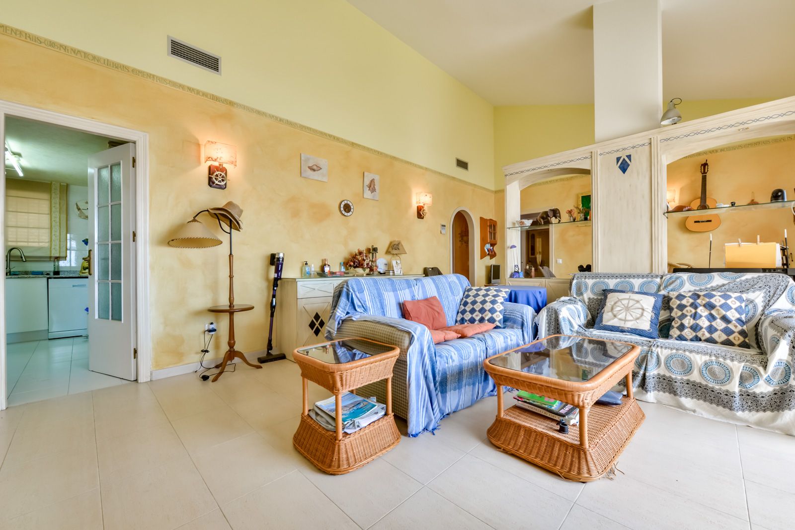 Beachfront penthouse with stunning views of Marina Greenwich Marina and Altea Bay