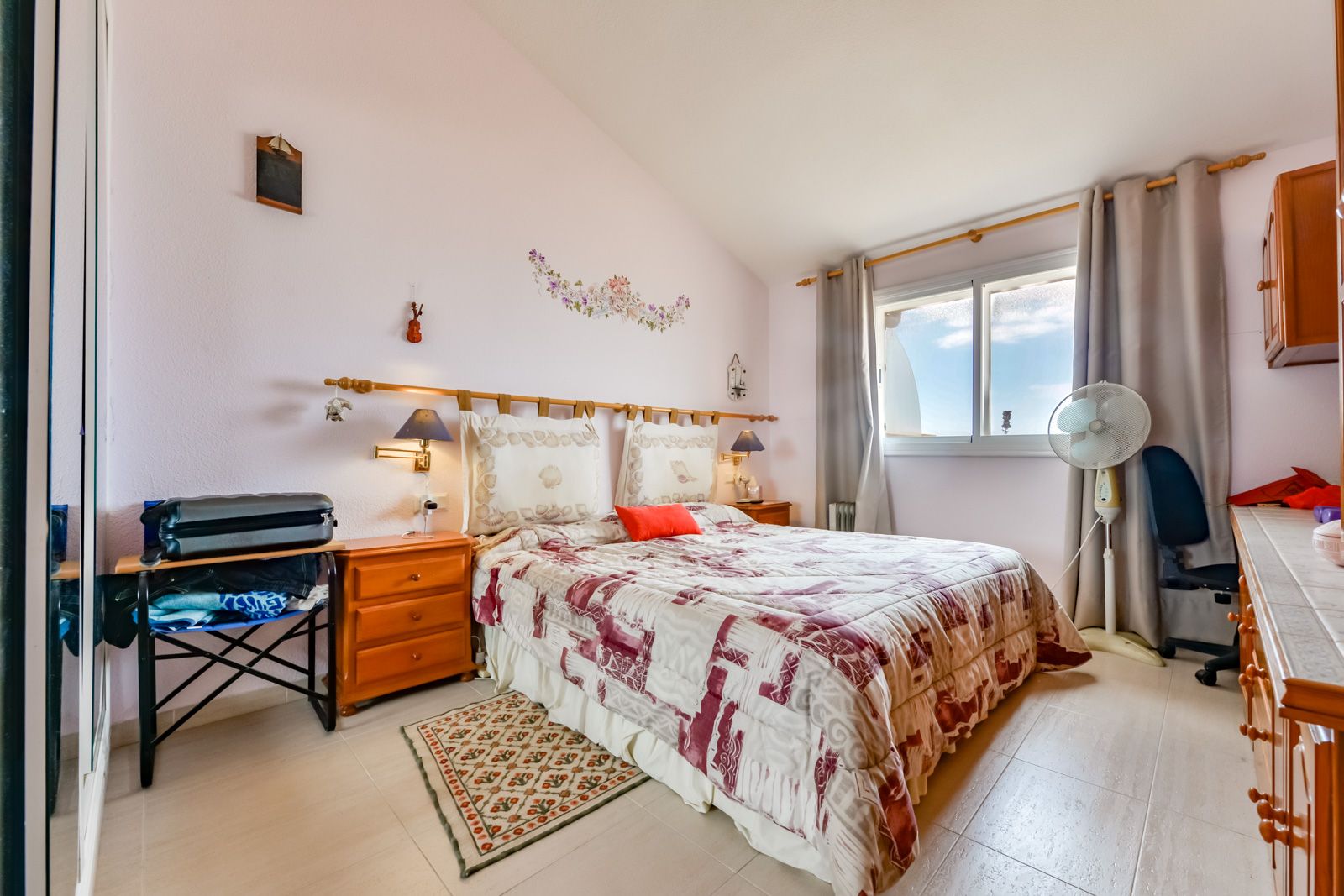 Beachfront penthouse with stunning views of Marina Greenwich Marina and Altea Bay