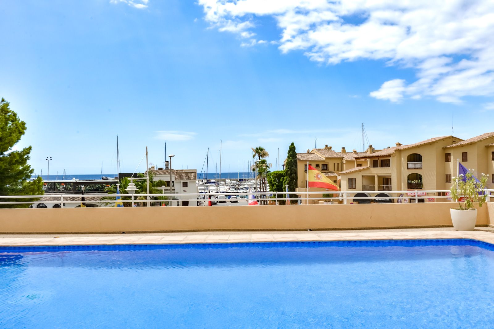 Beachfront penthouse with stunning views of Marina Greenwich Marina and Altea Bay