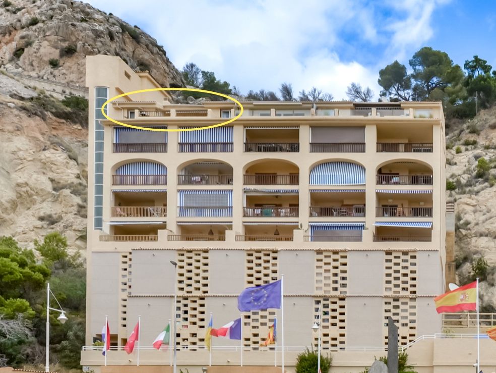 Beachfront penthouse with stunning views of Marina Greenwich Marina and Altea Bay