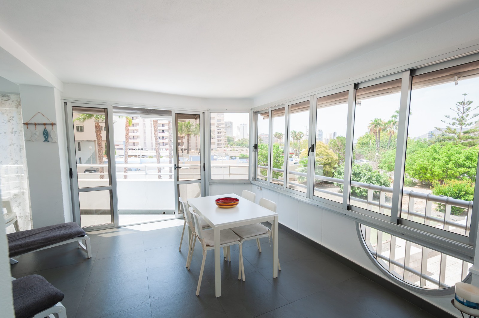 BEAUTIFUL APARTMENT ON THE FRONT LINE OF LA FOSA BEACH