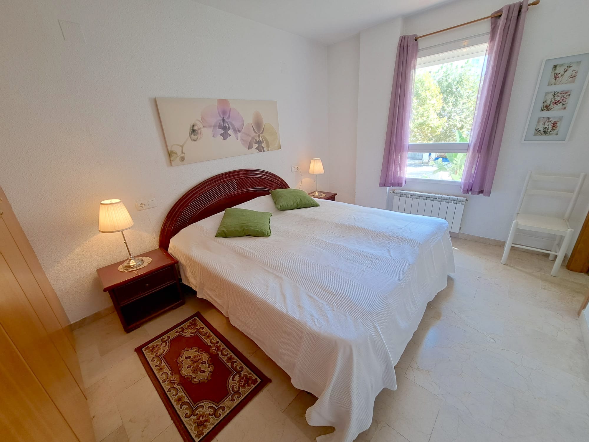 Квартира с тремя спальнями недалеко от центра города в Альбире