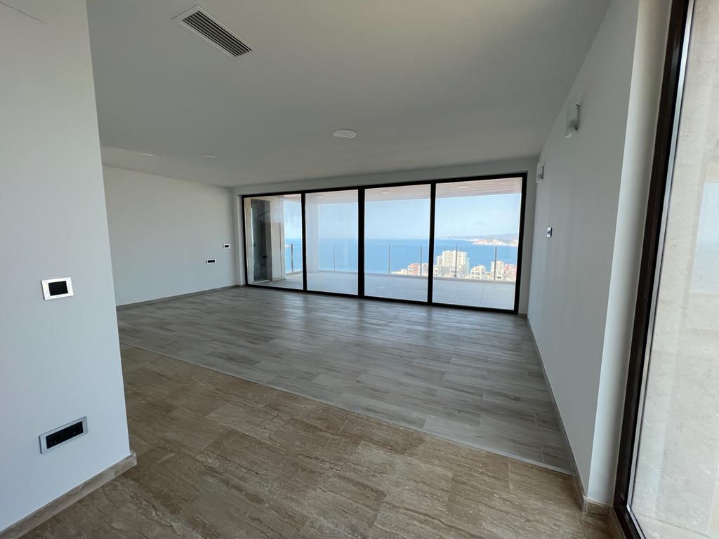 Fantastic modern villa with sea views