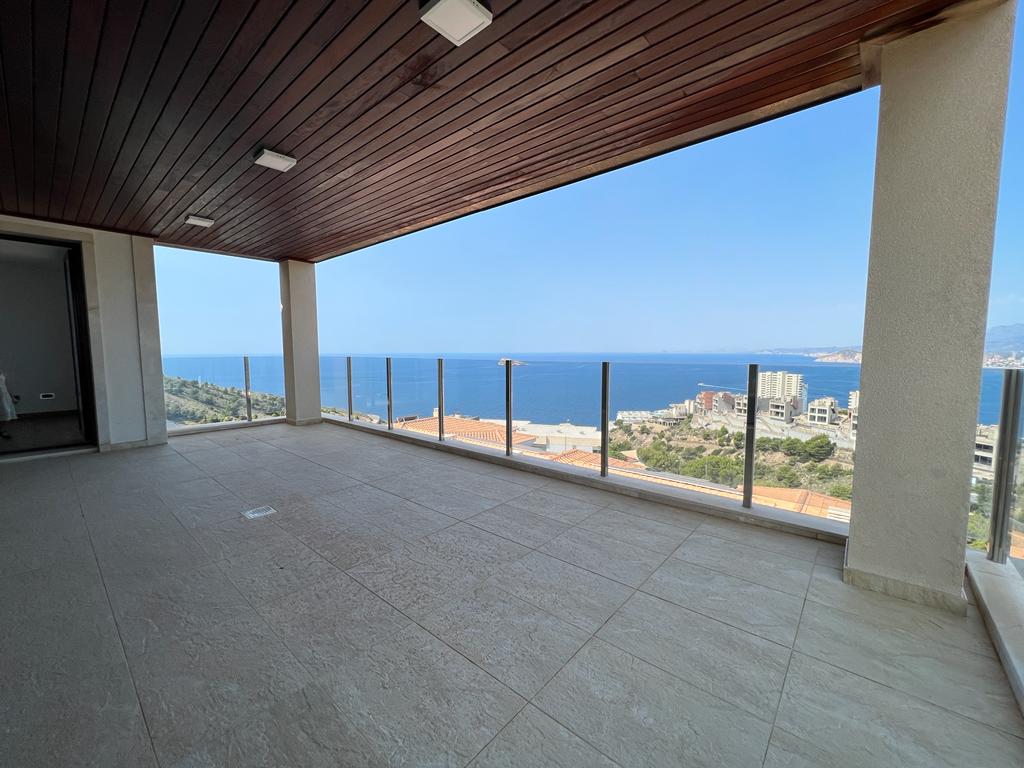 Fantastic modern villa with sea views