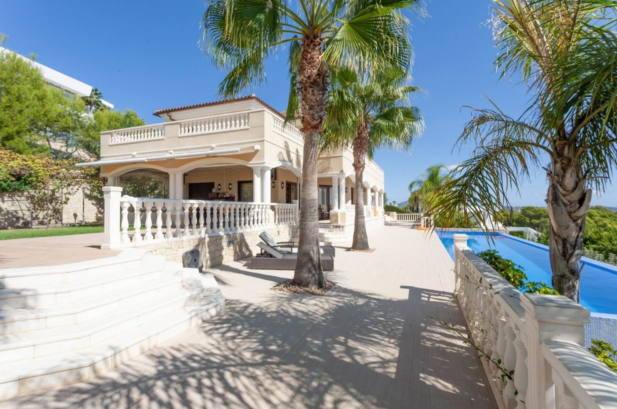 LUXURY AND UNIQUE VILLA DOROTEA IN BENISSA