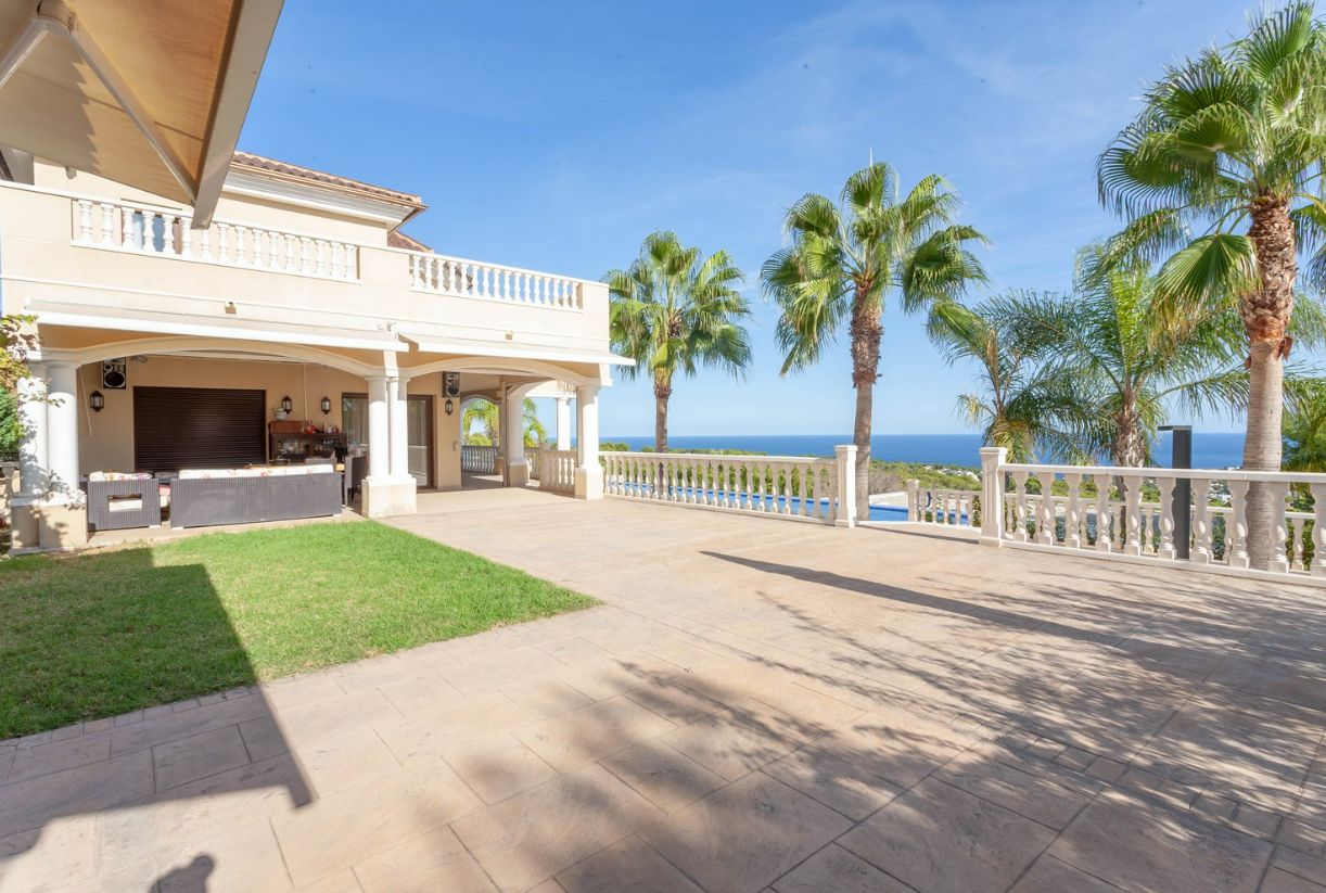 LUXURY AND UNIQUE VILLA DOROTEA IN BENISSA