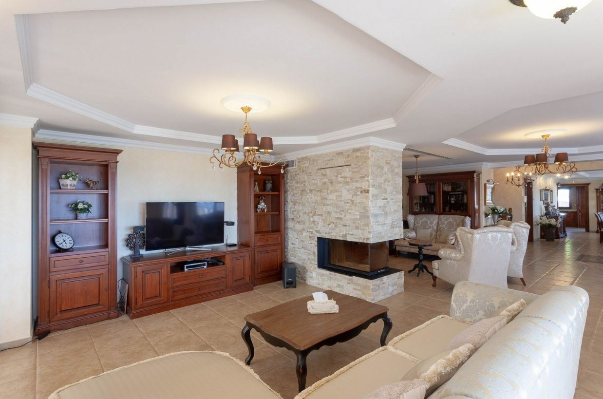 LUXURY AND UNIQUE VILLA DOROTEA IN BENISSA