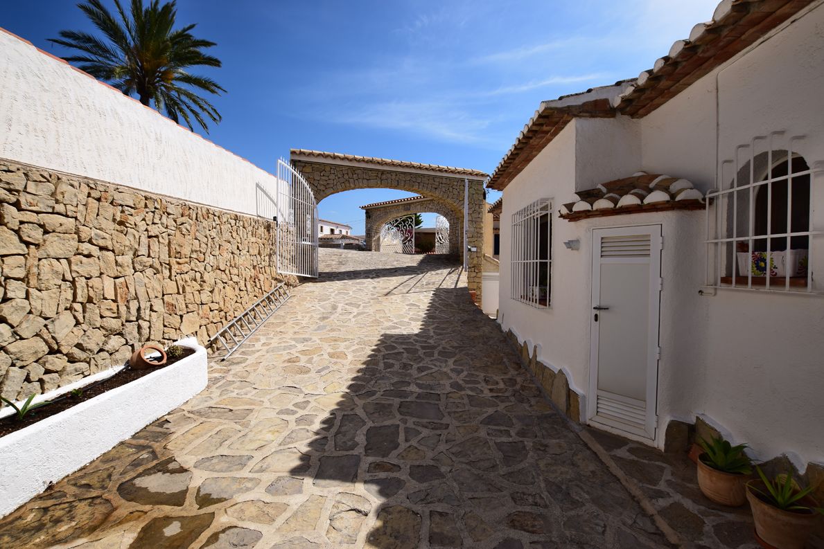 Marvellous villa with wonderful views in Benissa