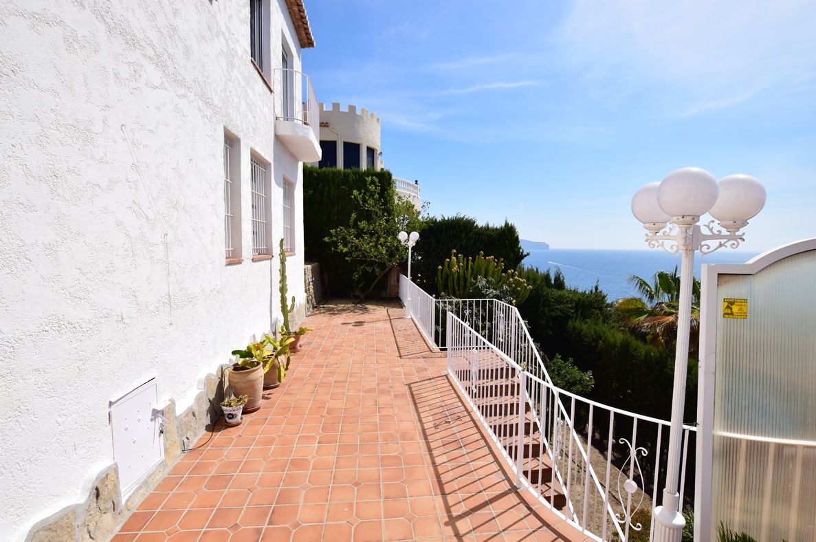 Marvellous villa with wonderful views in Benissa