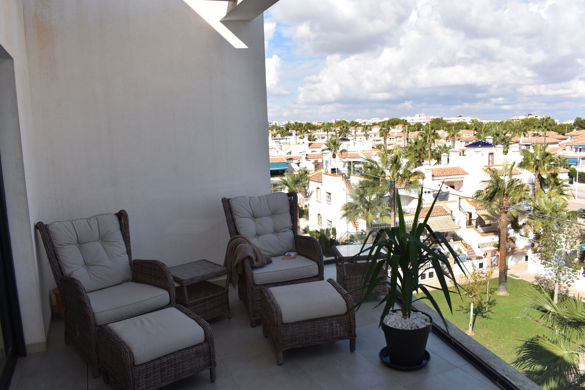 Stunning Duplex Penthouse with Sea Views in Orihuela Costa