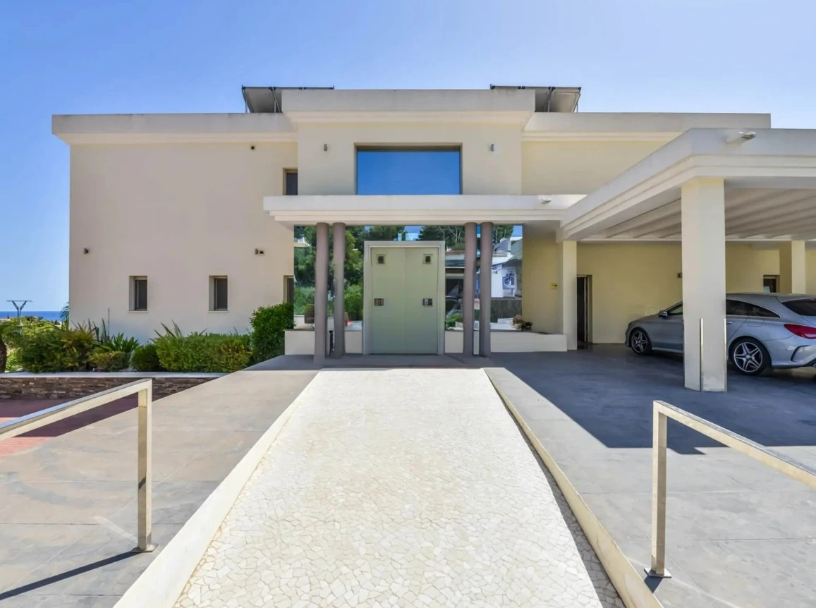 SPECTACULAR LUXURY VILLA IN BENISSA COSTA