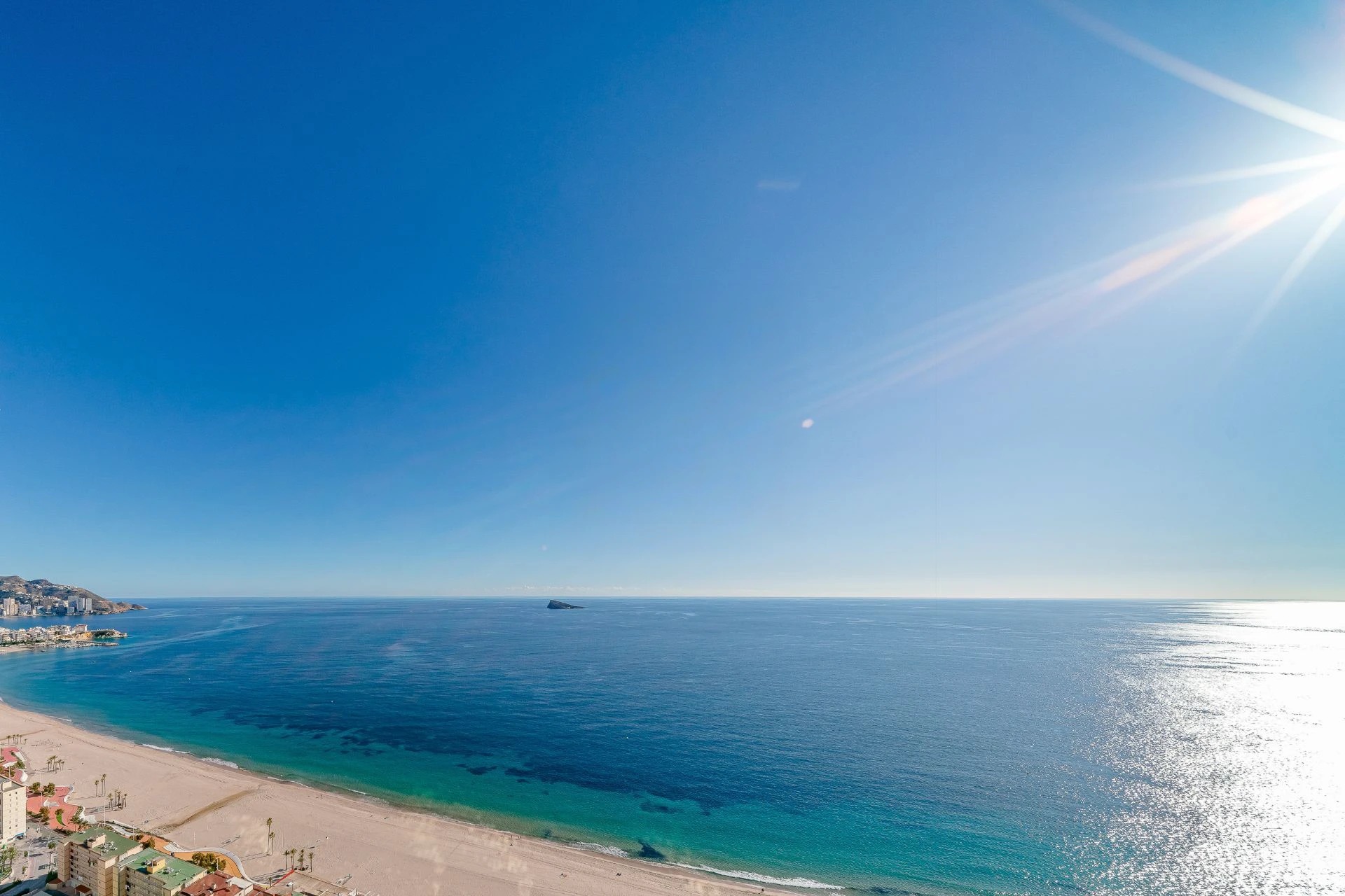 SPECTACULAR PENTHOUSE WITH BREATHTAKING VIEWS IN SUNSET CLIFFS RESIDENTIAL AREA