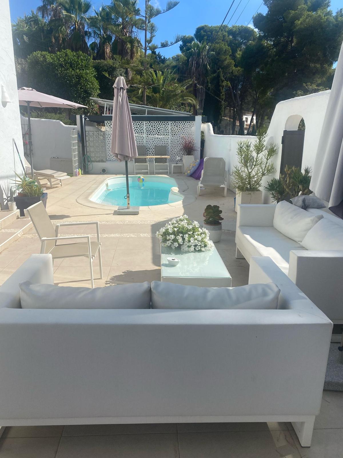 FANTASTIC IBIZA STYLE VILA WITH SEA VIEWS IN THE HEART OF MORAIRA