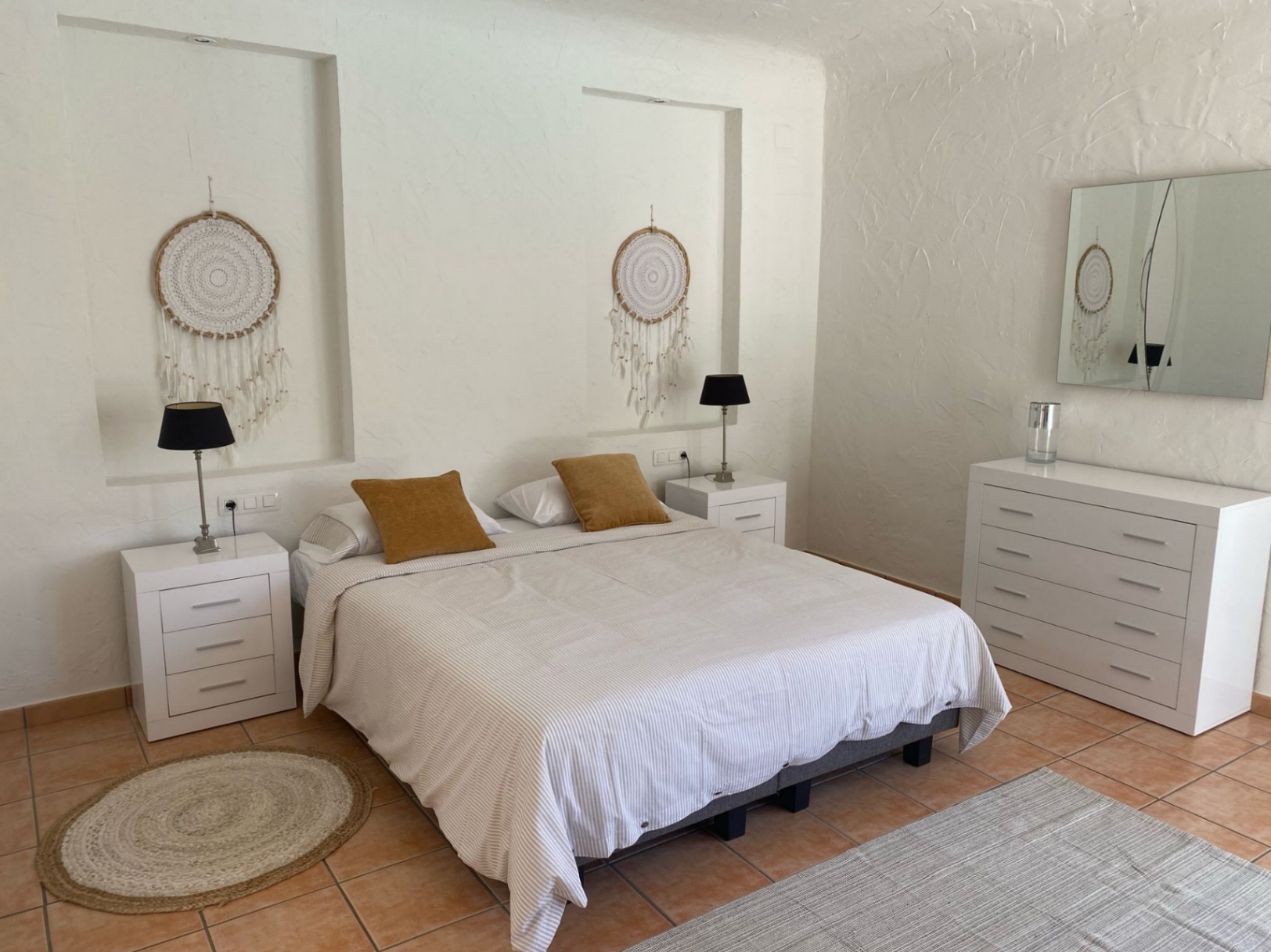 FANTASTIC IBIZA STYLE VILA WITH SEA VIEWS IN THE HEART OF MORAIRA