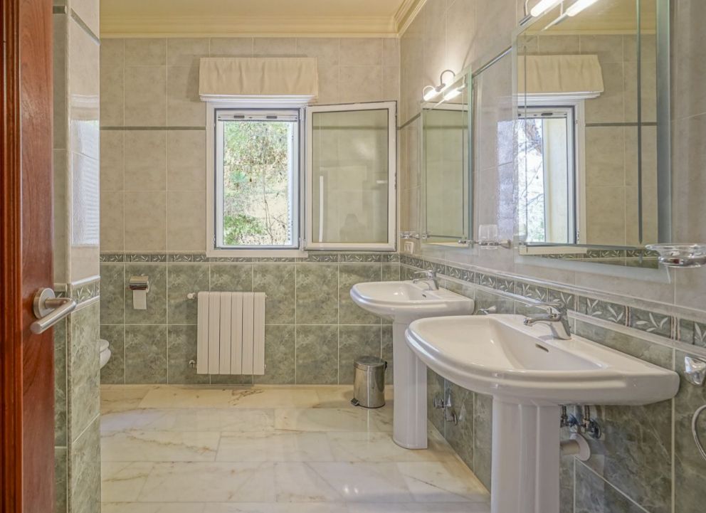 VERY NICE VILLA WITH AMAZING SEA AND MOUNTAIN VIEWS IN CALPE