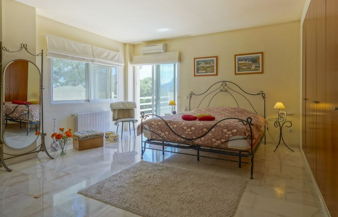 VERY NICE VILLA WITH AMAZING SEA AND MOUNTAIN VIEWS IN CALPE