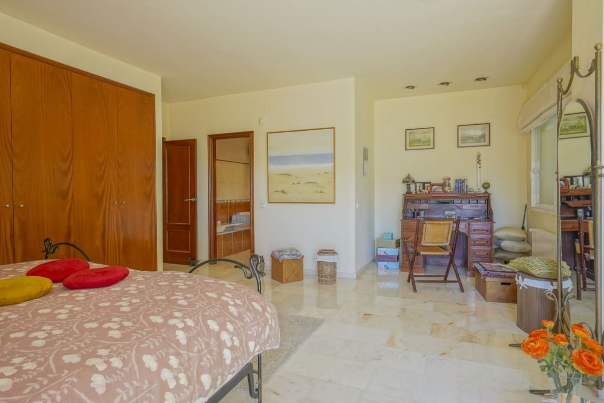 VERY NICE VILLA WITH AMAZING SEA AND MOUNTAIN VIEWS IN CALPE