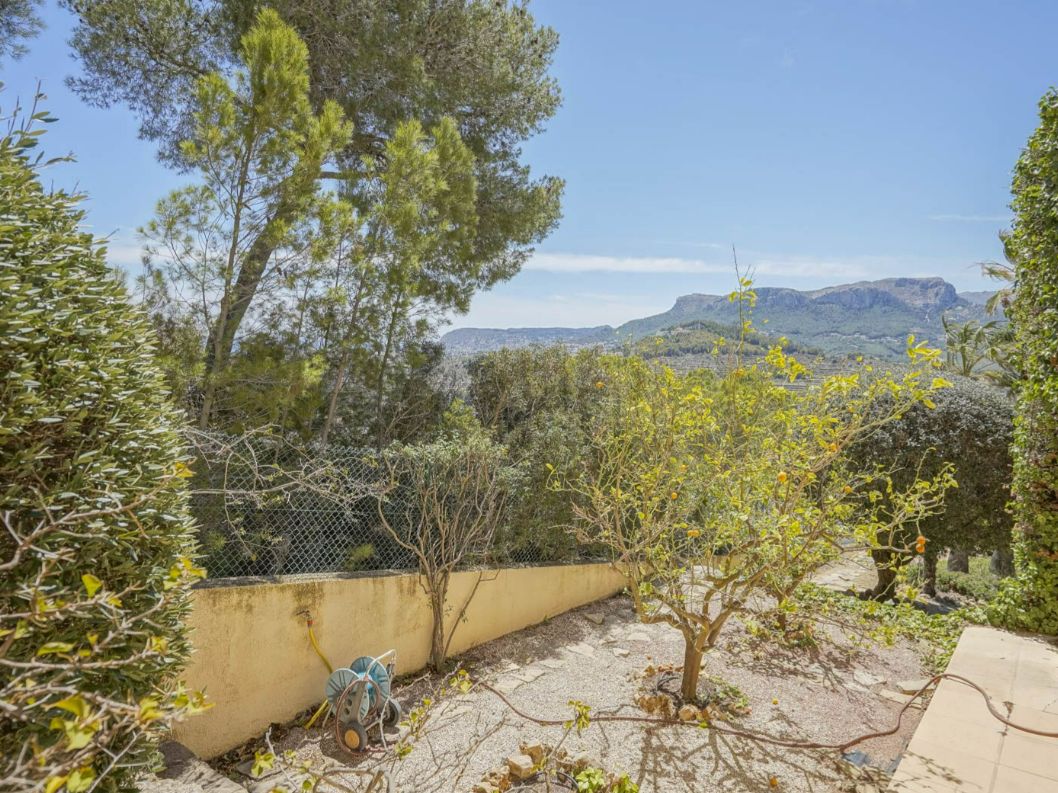 VERY NICE VILLA WITH AMAZING SEA AND MOUNTAIN VIEWS IN CALPE