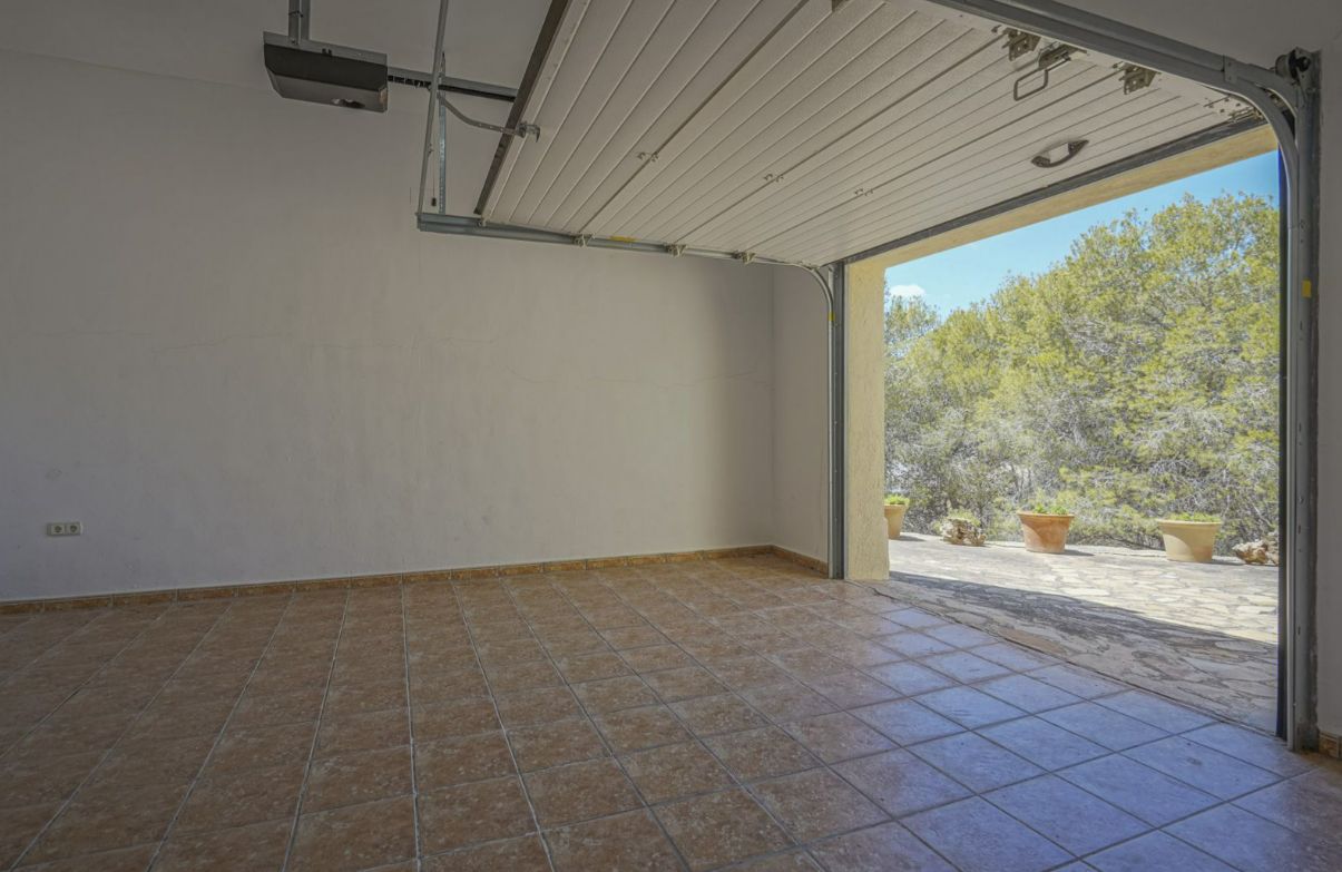 VERY NICE VILLA WITH AMAZING SEA AND MOUNTAIN VIEWS IN CALPE