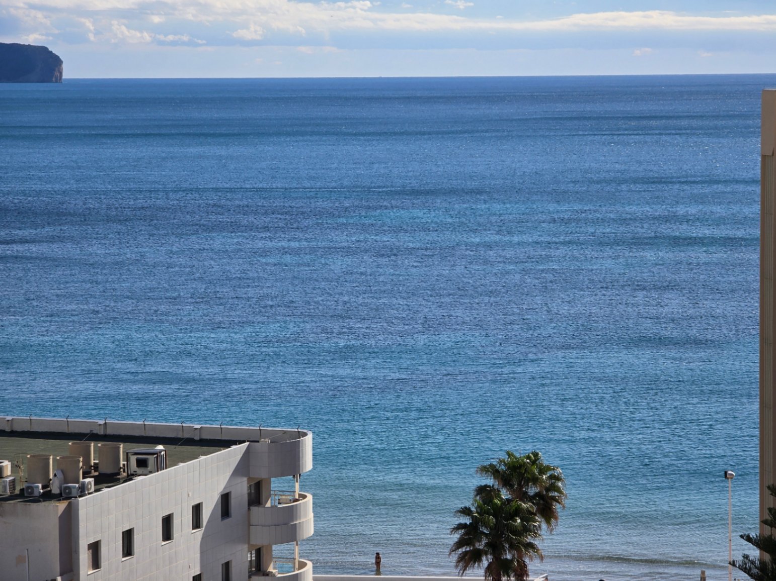 BEAUTIFUL APARTMENT WITH STUNNING SEA VIEWS IN PLAYA LA FOSA IN CALPE