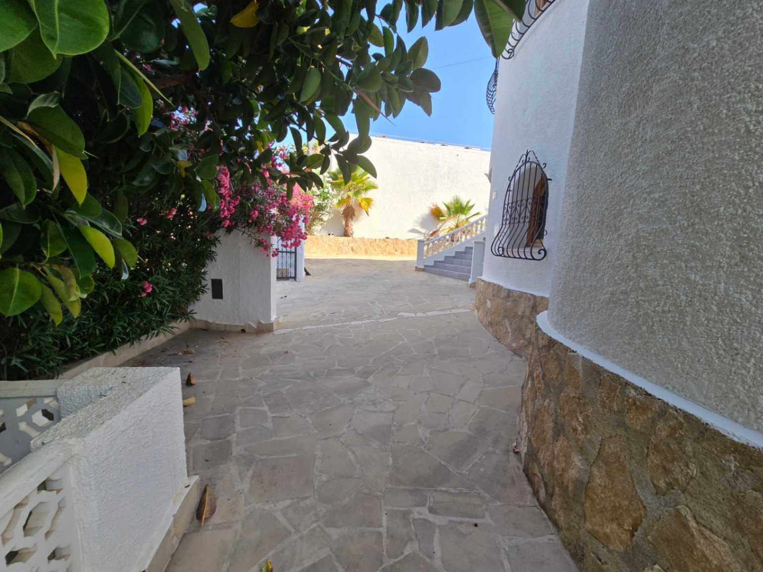 BEAUTIFUL CHALET WITH IMPRESSIVE VIEWS NEAR THE SEA IN CALPE
