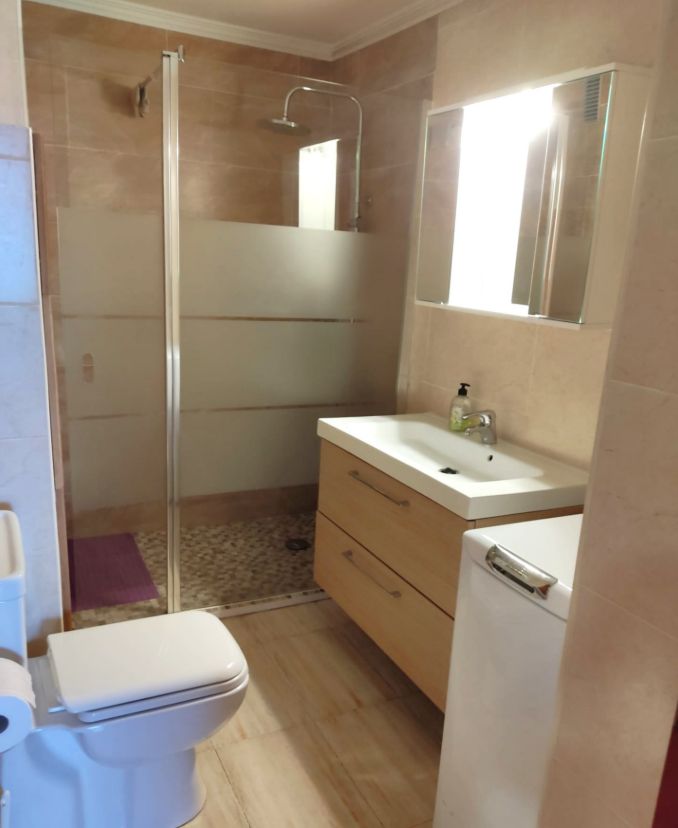 Central apartment with sea views and terrace in Calpe.