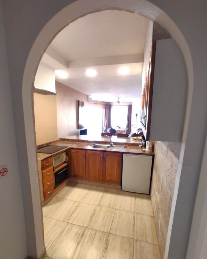 Central apartment with sea views and terrace in Calpe.