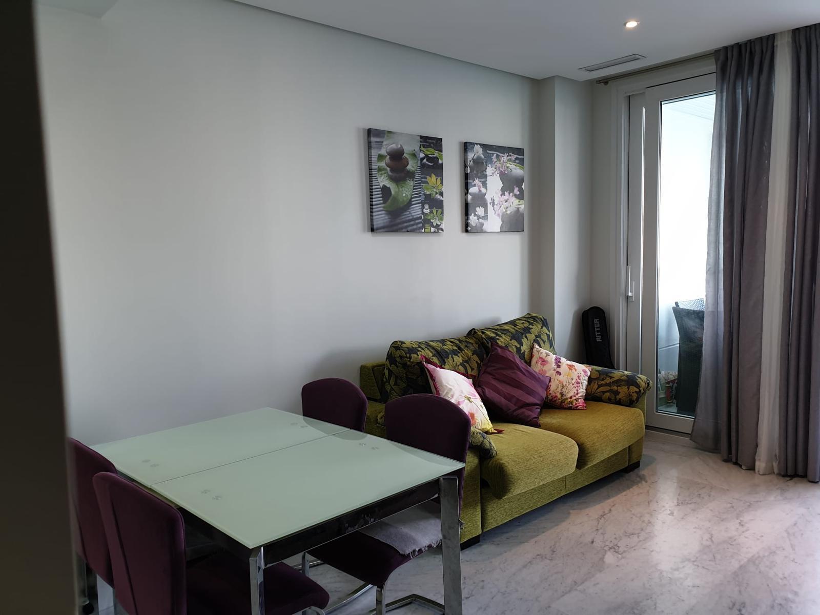 GORGEOUS APARTMENT ON THE FRONT LINE OF BENIDORM WITH SPECTACULAR VIEWS