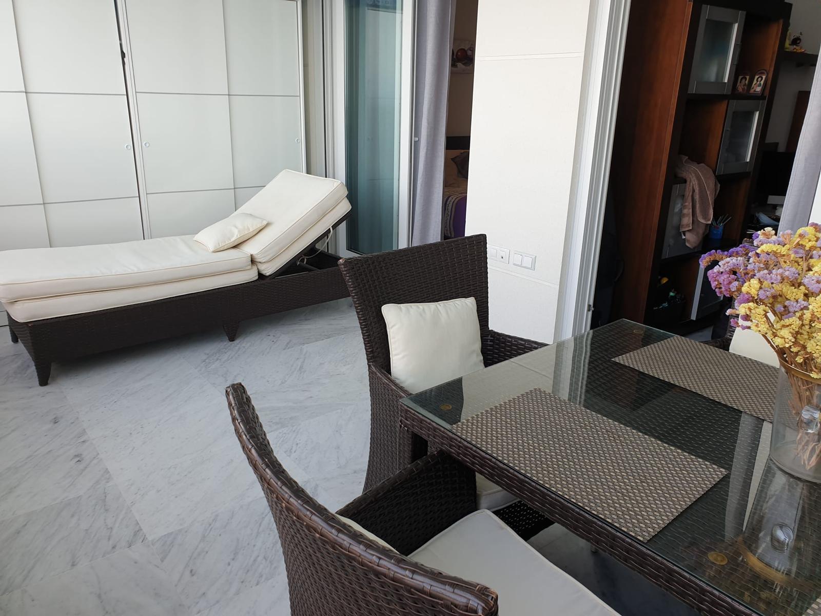 GORGEOUS APARTMENT ON THE FRONT LINE OF BENIDORM WITH SPECTACULAR VIEWS