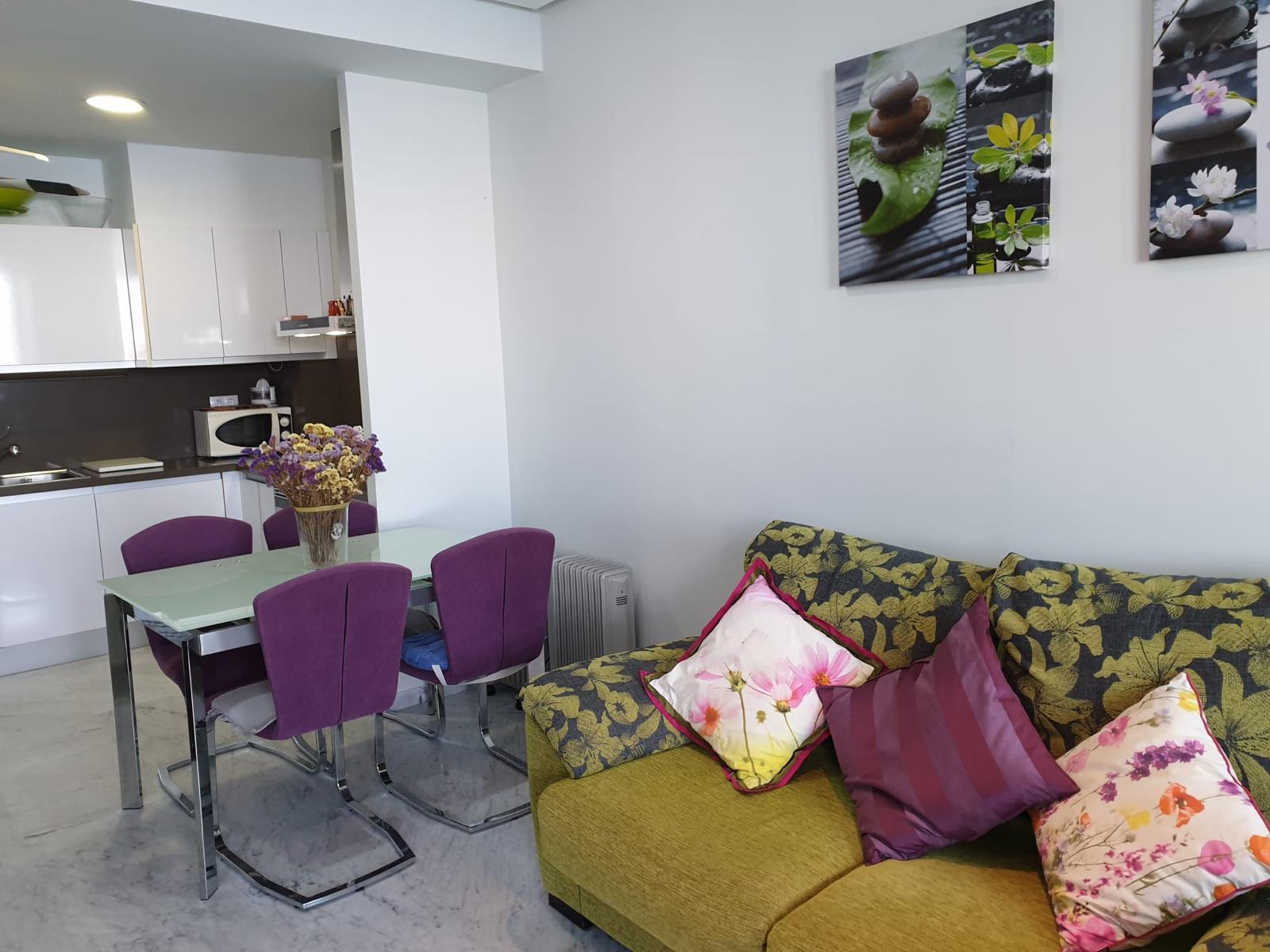 GORGEOUS APARTMENT ON THE FRONT LINE OF BENIDORM WITH SPECTACULAR VIEWS