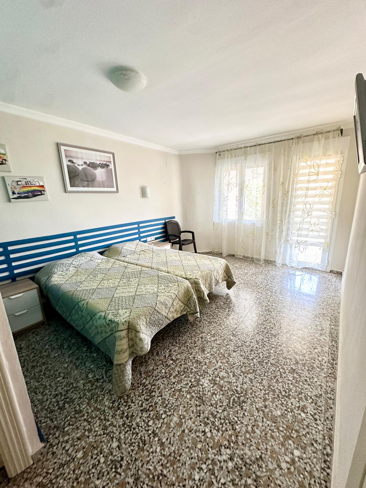 SPACIOUS CHALET WITH SEA VIEWS NEAR PUERTO BLANCO IN CALPE