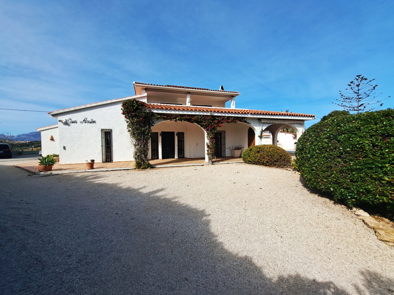 Fantastic well maintained villa