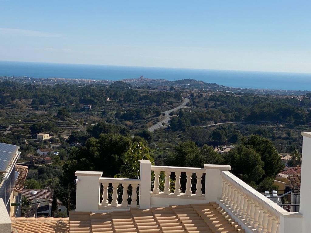 Gerenoveerde villa met fantastisch uitzicht